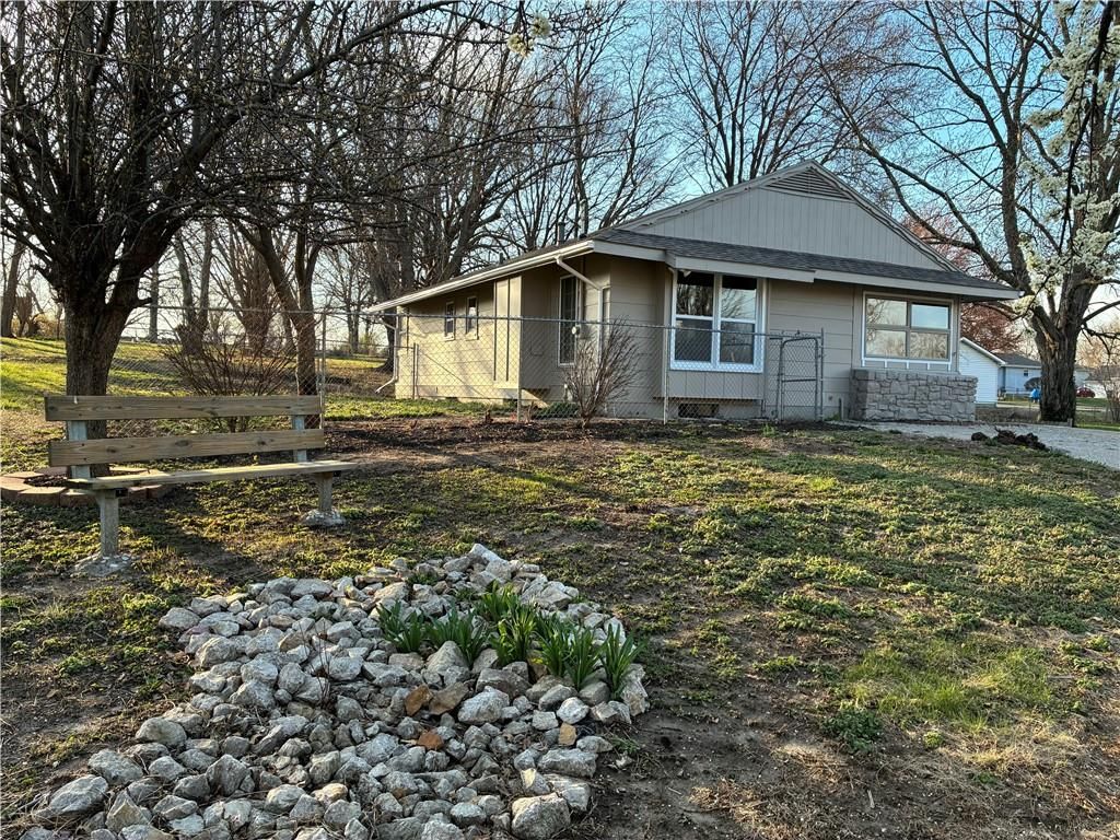 Photo of 1910 S Lees Summit Road, Independence, MO 64050 (MLS # 2607976)