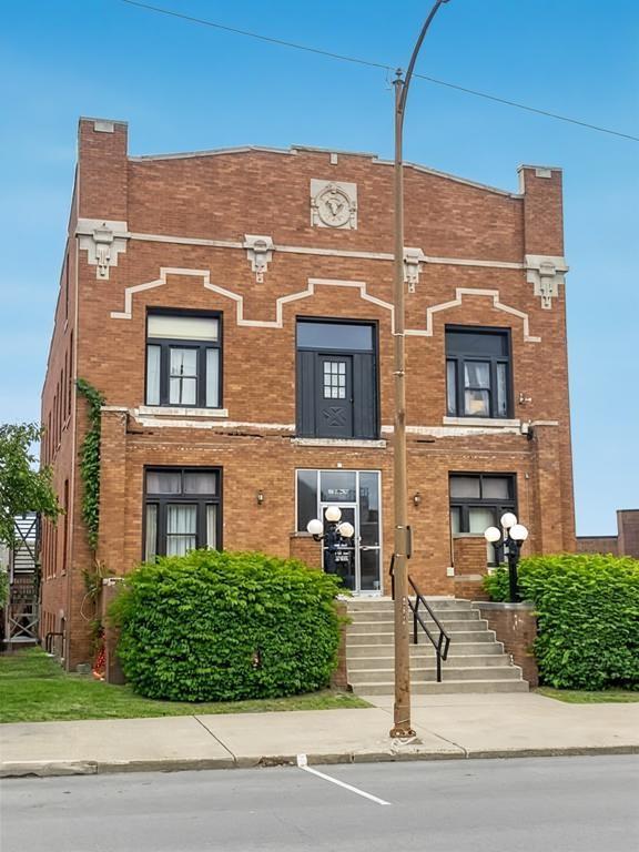 Photo 1 of 20 — 115 N Main Street, Maryville, MO 64468