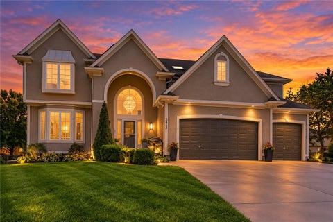 Photo of 2413 SW Regency Drive, Lees Summit, MO 64082 (MLS # 2638153)