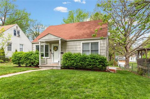 Tiny photo for 618 Dixie Street, Liberty, MO 64068 (MLS # 2614712)