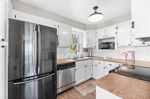 Tiny photo for 618 Dixie Street, Liberty, MO 64068 (MLS # 2614712)