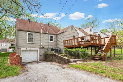 Tiny photo for 618 Dixie Street, Liberty, MO 64068 (MLS # 2614712)