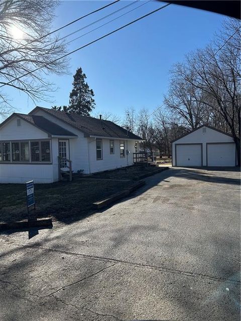 3742 NE Chaumiere Road, Kansas City, MO 64117 - #: 2600741