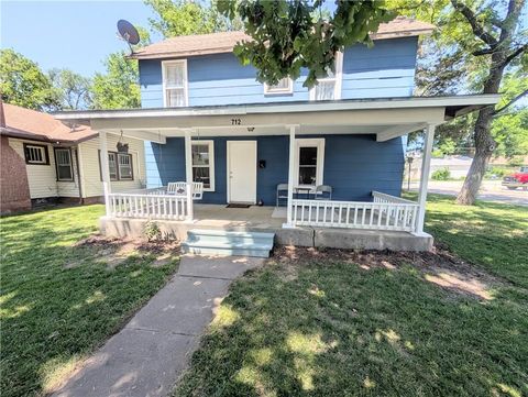 712 N Jefferson Avenue, Iola, KS 66749 - MLS#: 2561738
