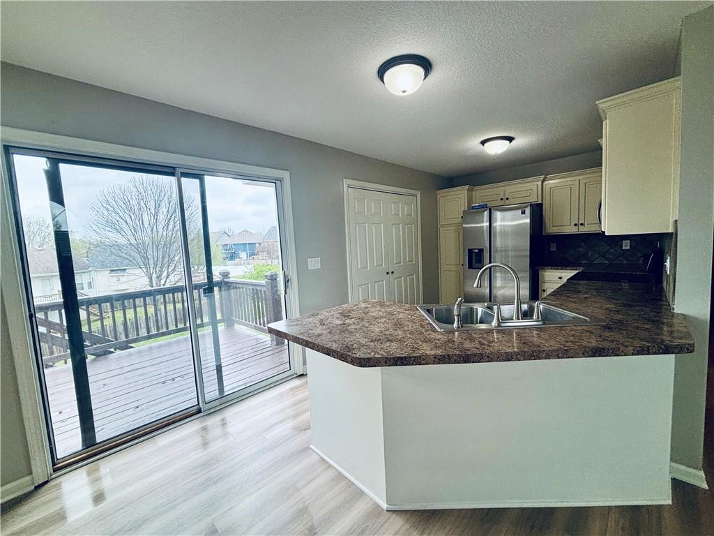 709 N ROCKWELL Avenue