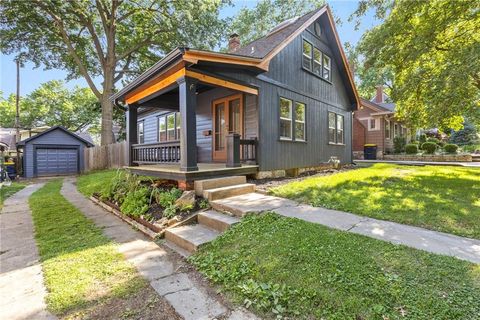 Photo of 17 E 65th Terrace, Kansas City, MO 64113 (MLS # 2617241)