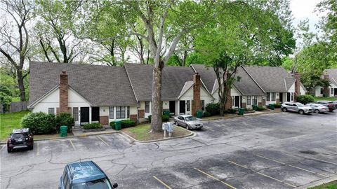 9730 Locust Street Kansas City MO 64131