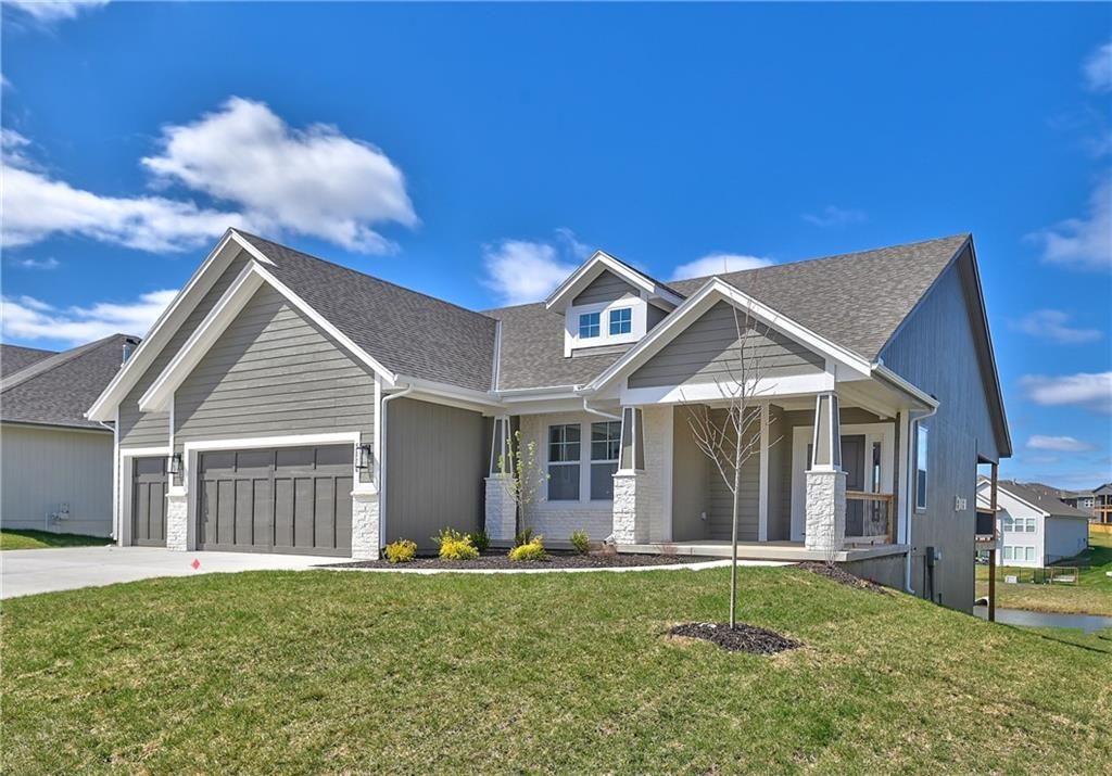 Photo of 23811 W 59th Terrace, Shawnee, KS 66226 (MLS # 2598746)