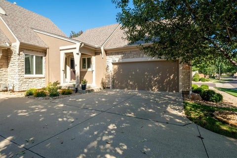 Photo of 7880 W 157th Terrace, Overland Park, KS 66223 (MLS # 2647332)