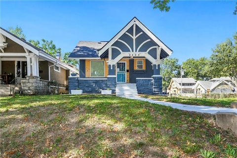 Photo of 4200 Agnes Avenue, Kansas City, MO 64130 (MLS # 2579330)