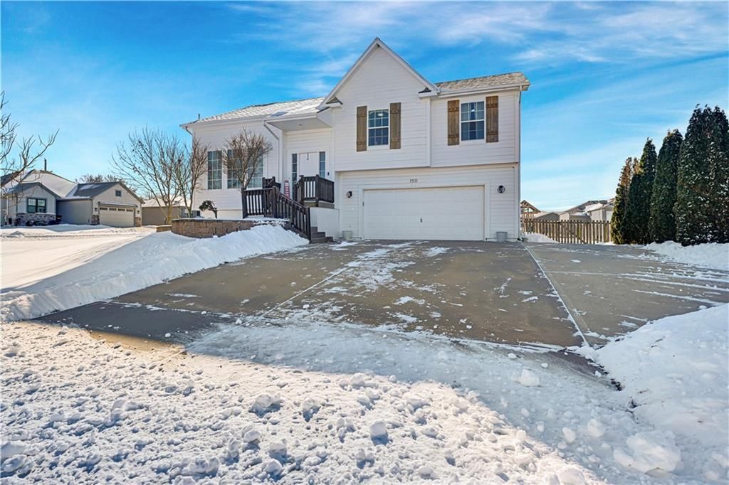 Photo of 1511 N 4th Street E, Louisburg, KS 66053 (MLS # 2598259)