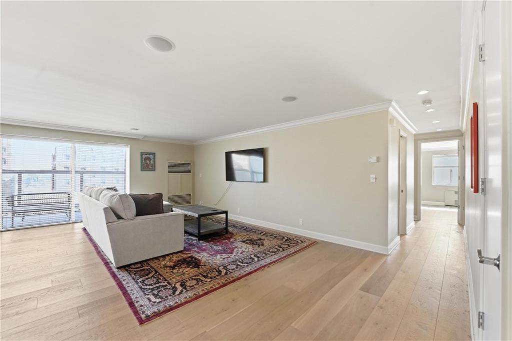 121 W 48th Street 202