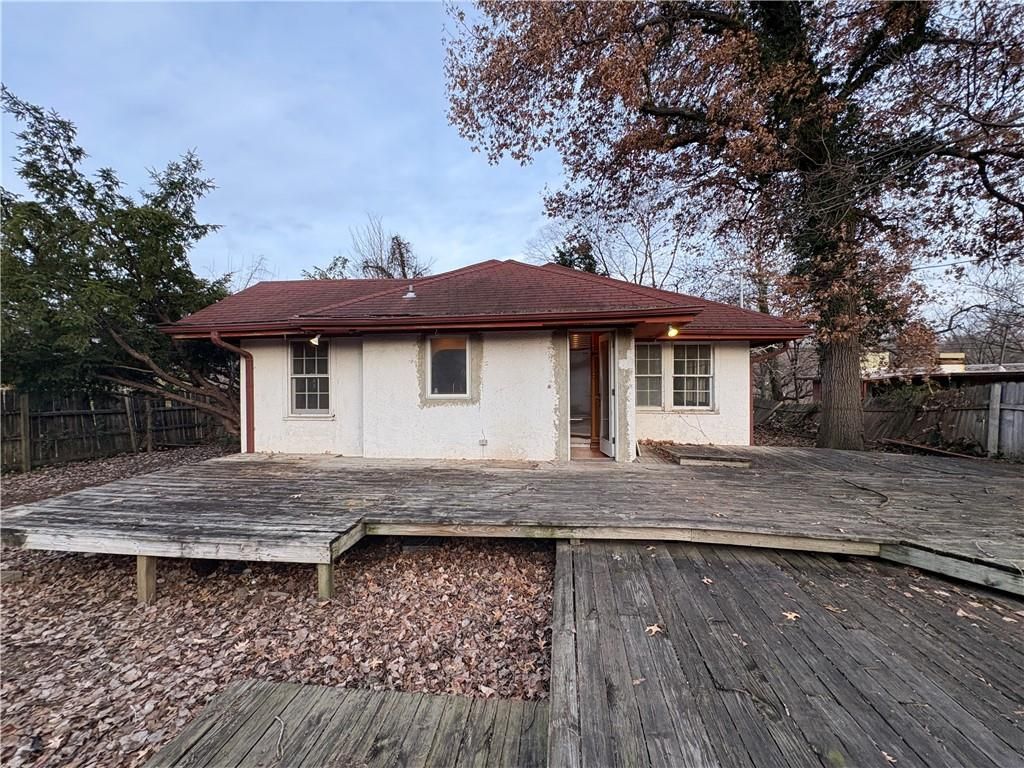 Photo of 3700 E Roanoke Drive, Kansas City, MO 64111 (MLS # 2591939)