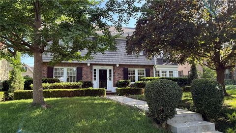 443 W 66th Terrace Kansas City MO 64113