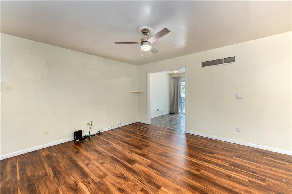 15810 Valentine Street - Photo 4