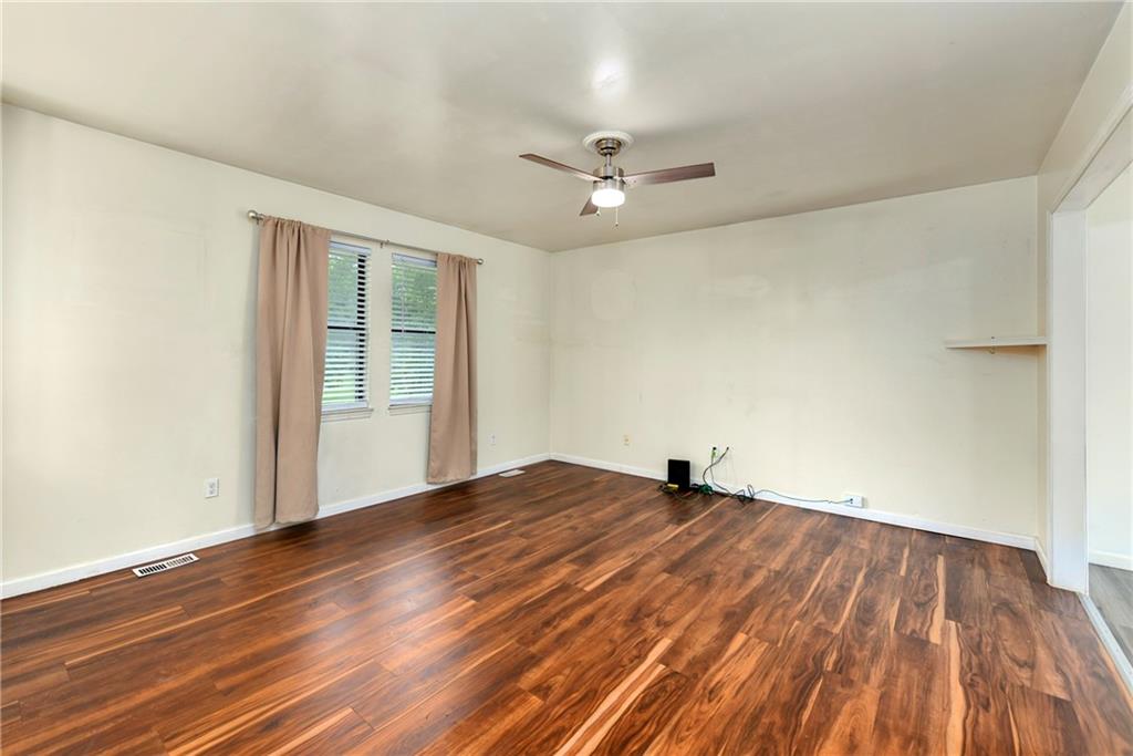 15810 Valentine Street - Photo 3