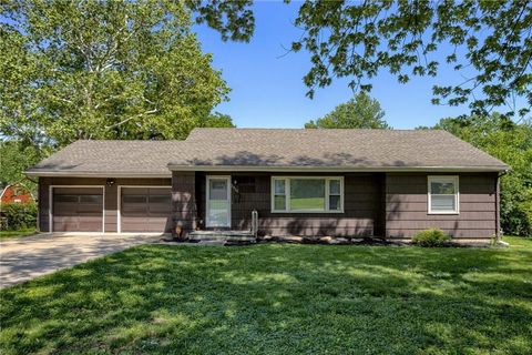 2413 Queen Ridge Drive Independence MO 64055