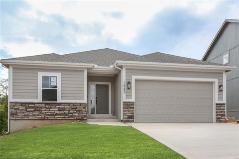 16243 Giorgia Street Parkville MO 64152