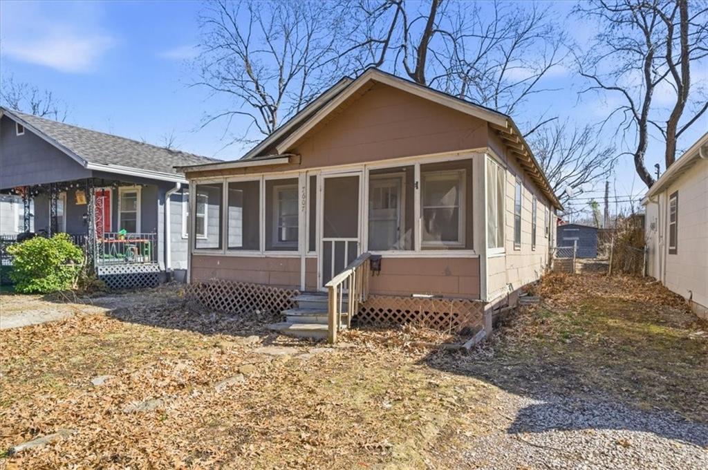 7607 Pennsylvania Avenue