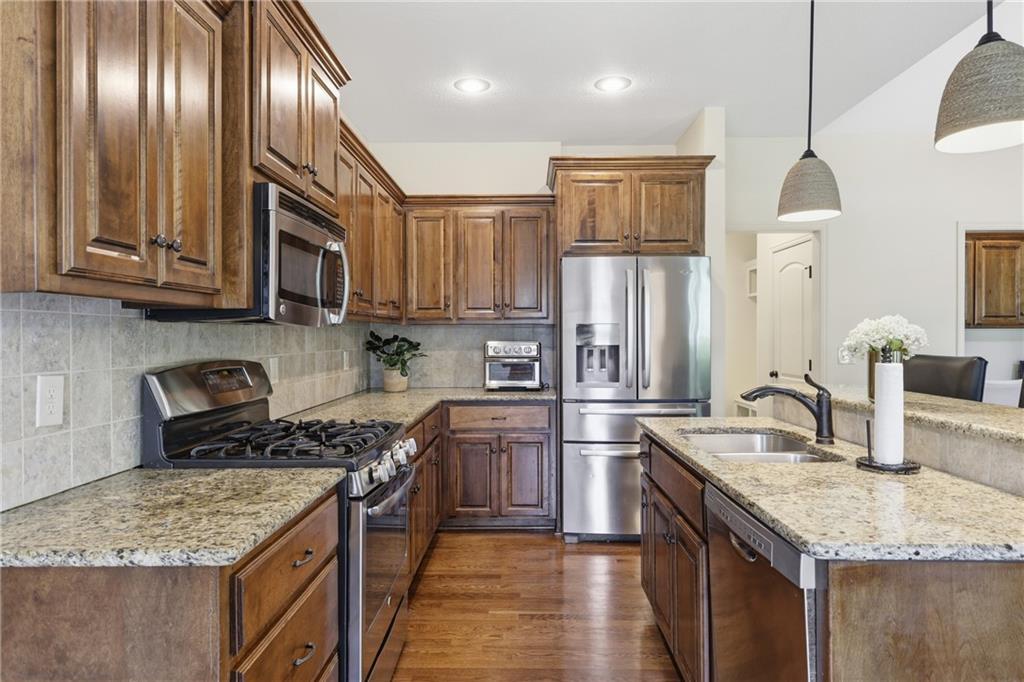 16872 W 164th Place
