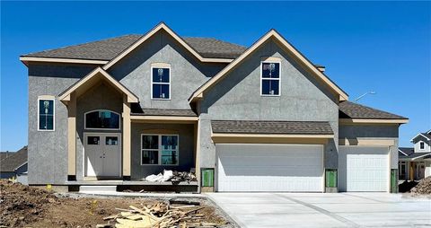 Photo of 10316 N Smalley Drive, Kansas City, MO 64157 (MLS # 2612810)