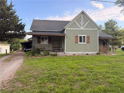 Photo of 639 Leidy Street, Cosby, MO 64436 (MLS # 2617624)