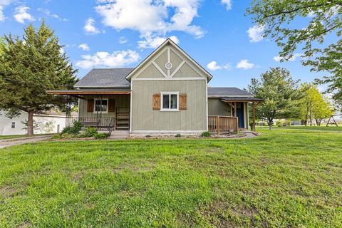 Photo of 639 Leidy Street, Cosby, MO 64436 (MLS # 2617624)