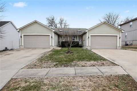 817-821 NE Independence Court Lee's Summit MO 64063