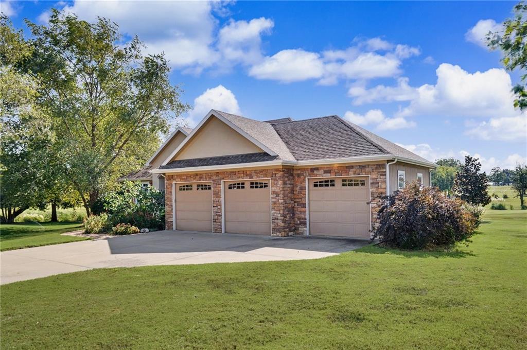 942 E Fairway Drive
