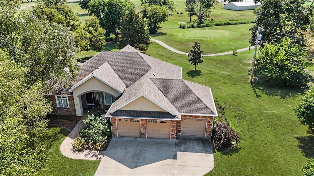 942 E Fairway Drive