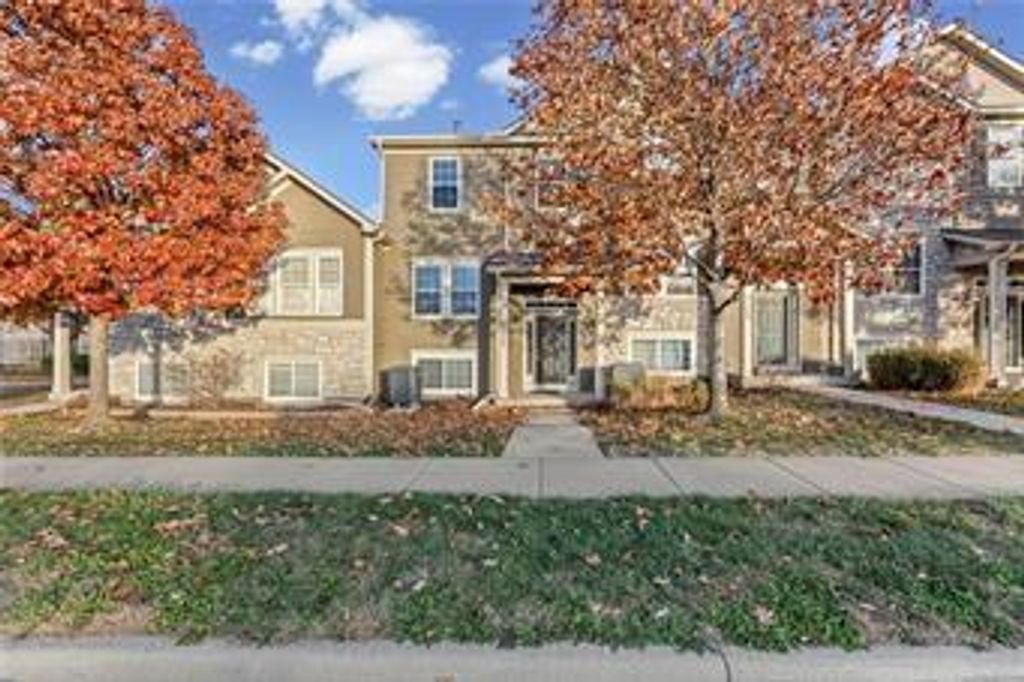 Photo of 11173 S Woodsonia Drive, Olathe, KS 66062 (MLS # 2592718)