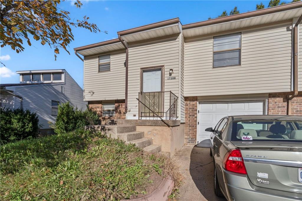 17208/17210 E 48th Terrace Court