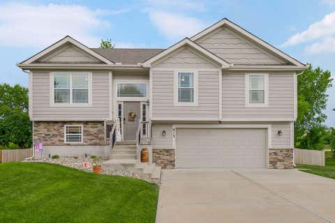 Photo of 915 W 7th Avenue, Kearney, MO 64060 (MLS # 2632074)