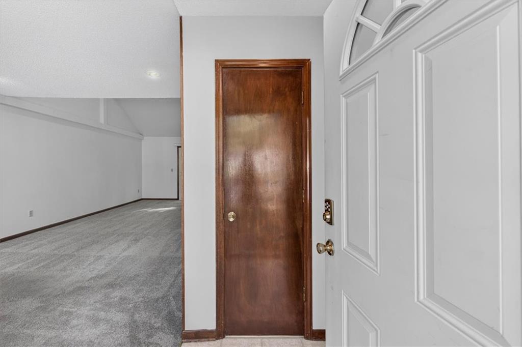 7606 W 86th Street