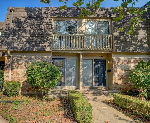 Photo of 1830 E 97th Street, Kansas City, MO 64131 (MLS # 2579720)