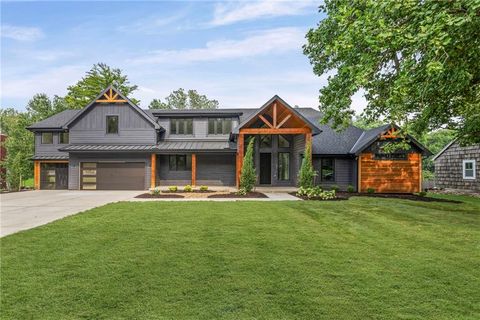 9517 Linden Street Overland Park KS 66207