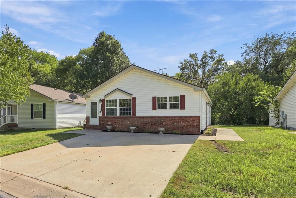 7905 NW 122nd Court