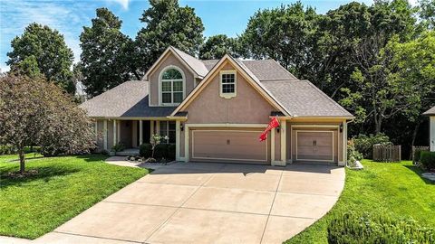 6235 N Forest Drive Parkville MO 64152