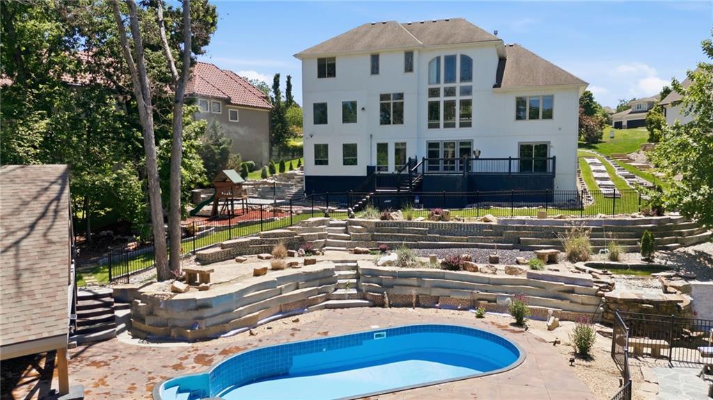 341 NW Thoreau Circle