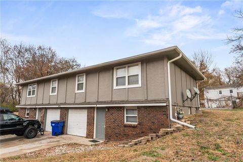 409 NE Westwind Drive Lee's Summit MO 64086