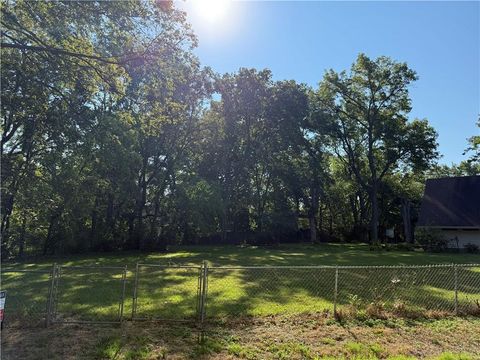 11317 Lister Drive Kansas City MO 64137