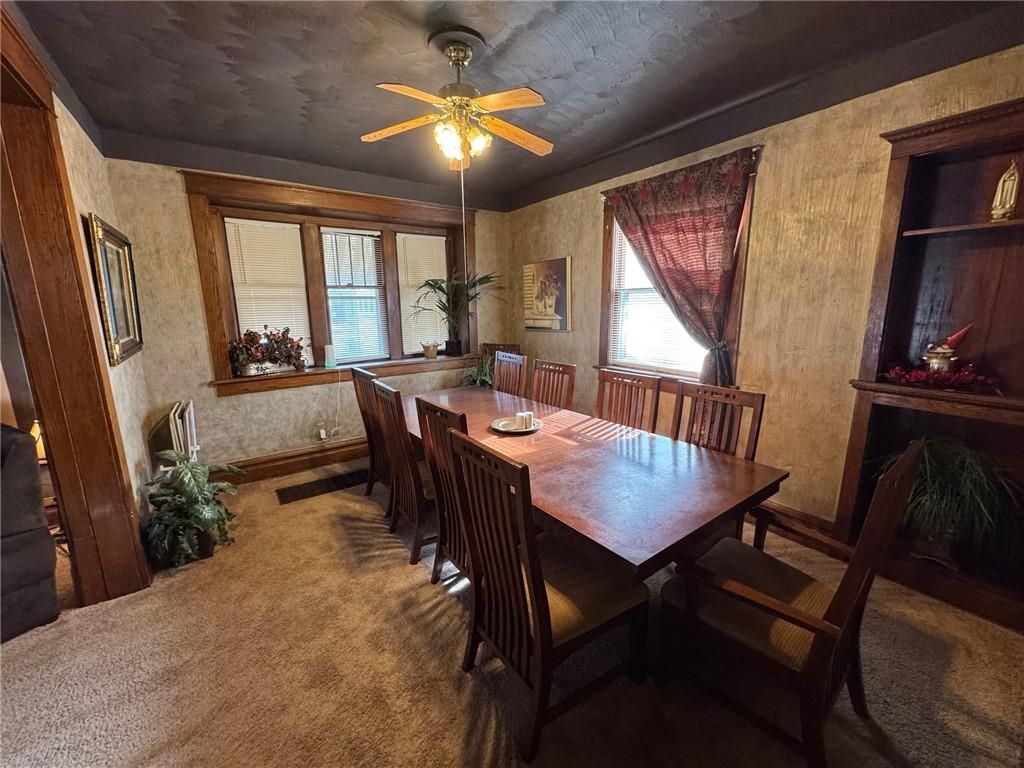 Photo of 1009 SW Huntoon Street, Topeka, KS 66604 (MLS # 2599331)