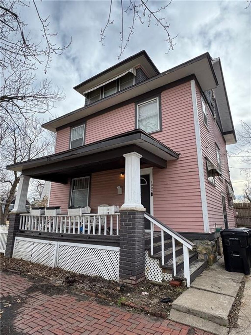 Photo of 1009 SW Huntoon Street, Topeka, KS 66604 (MLS # 2599331)