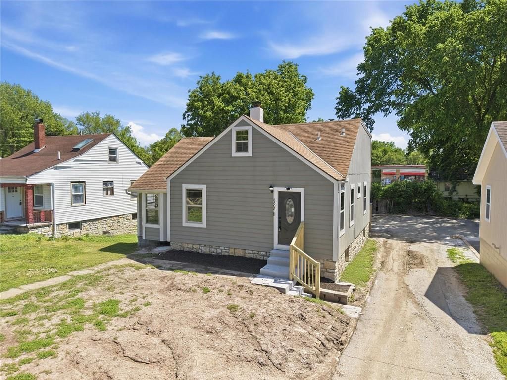 Photo of 3305 Delavan Avenue, Kansas City, KS 66104 (MLS # 2618072)