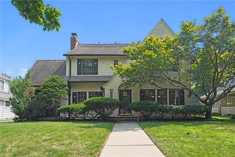 27 W 69th Terrace, Kansas City, MO 64113 - #: 2566521