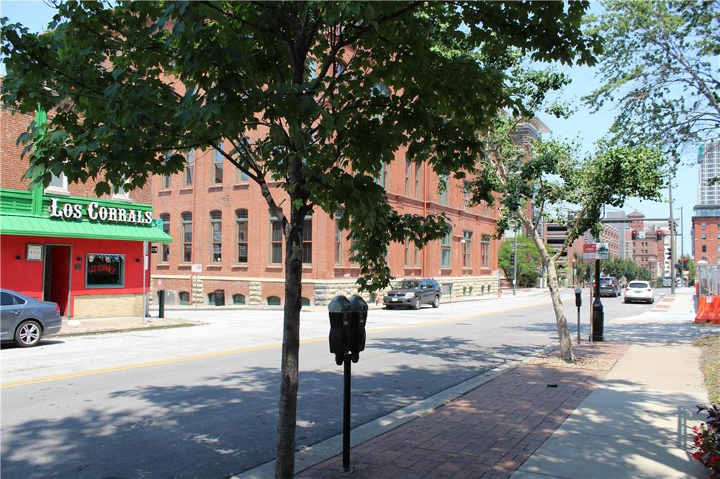 425 W 9th Street 104