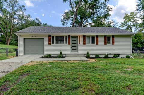 Photo of 10805 E 49TH Street, Kansas City, MO 64133 (MLS # 2638155)