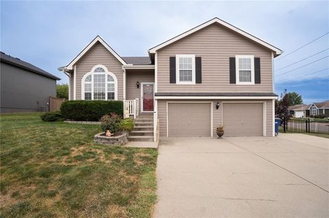 621 E 14th Terrace, Eudora, KS 66025 - #: 2571186