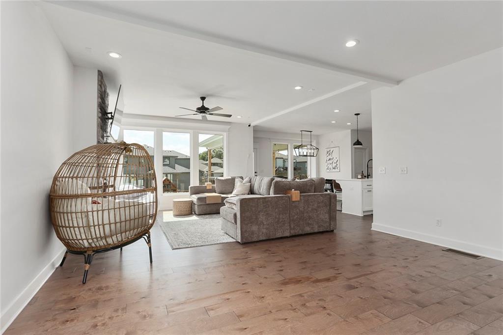 601 SW Meadowood Drive