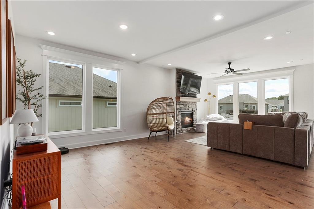 601 SW Meadowood Drive